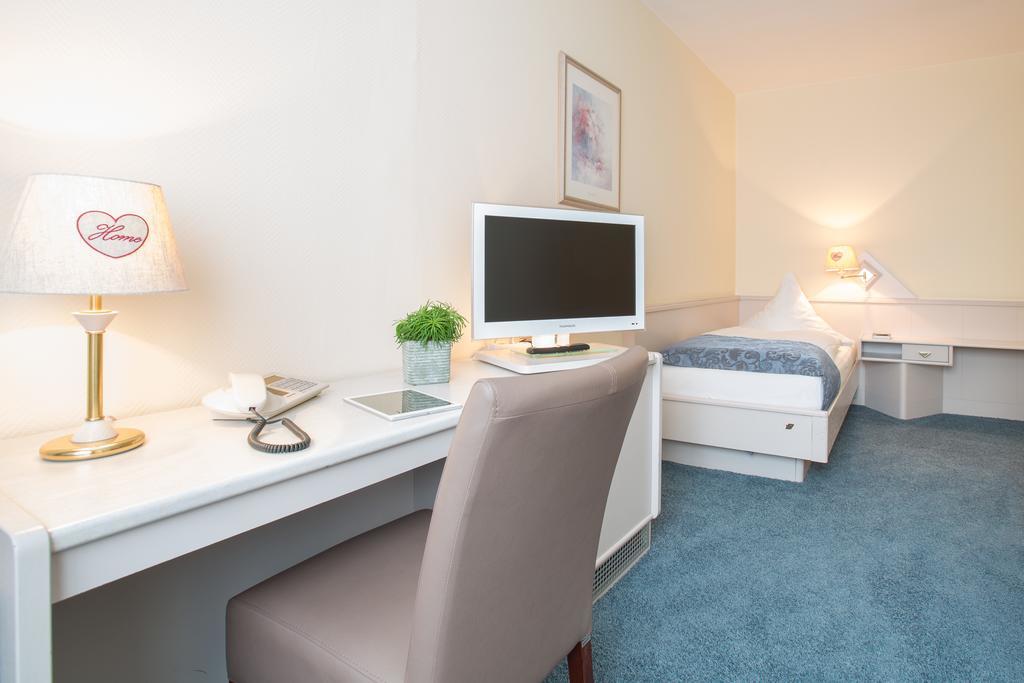 Hotel Kristall Weisswasser Quarto foto